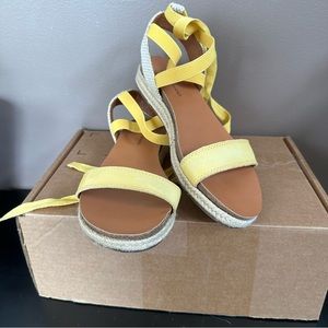 Woman’s Lucky Brand Gennay espadrille sandals mimosa yellow size 9M